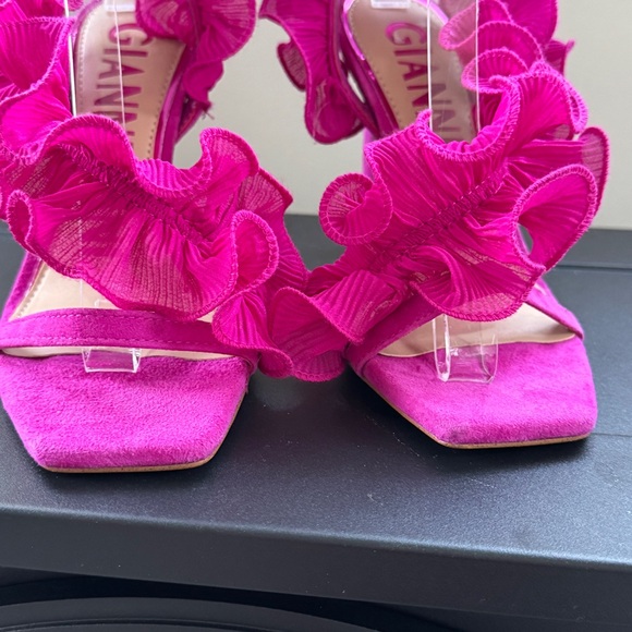 Gianni Bini Pink Franz Suede Chiffon Ruffle Sandals Heels Size 6 NEW